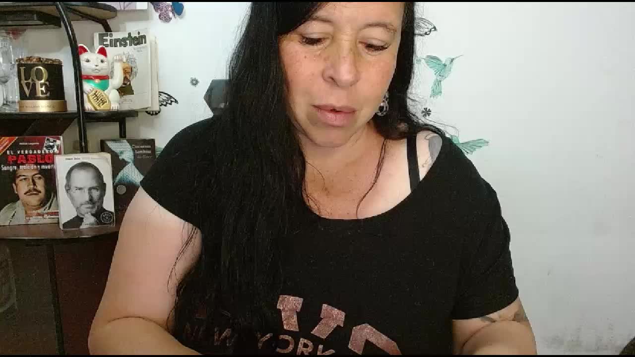 LauraMallioni Adult Chat October 23, 2026