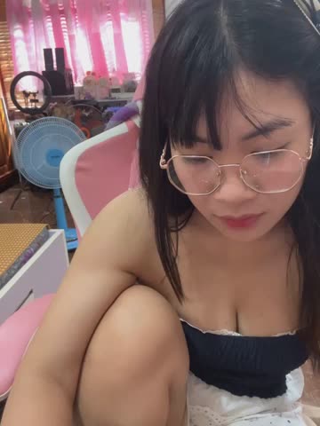 -Lyly_69 Adult Chat October 23, 2026