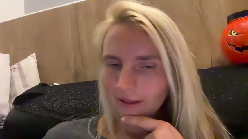 s-te-fan-i Adult Chat October 25, 2026