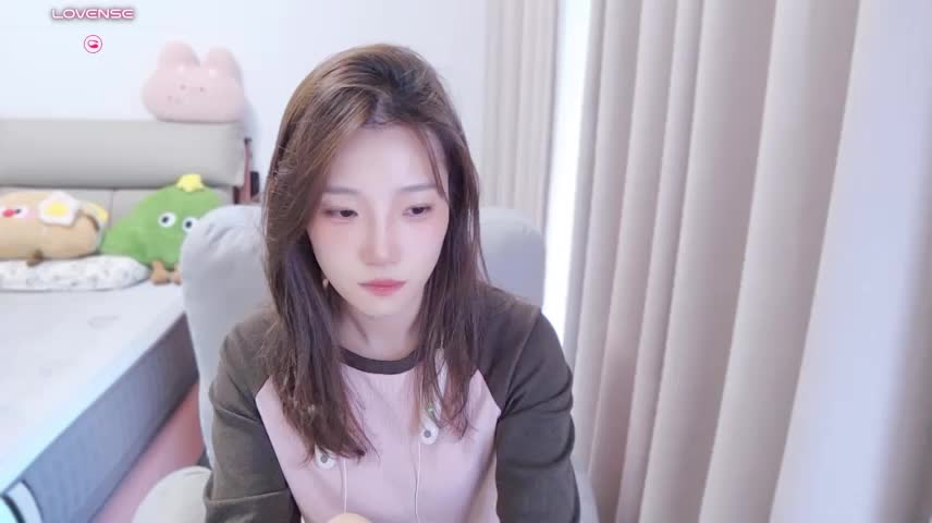 yuyu_77 Adult Chat October 25, 2026