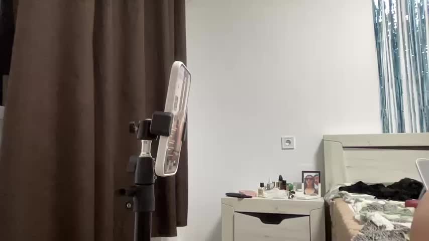 Leeka_08 Adult Chat October 25, 2026