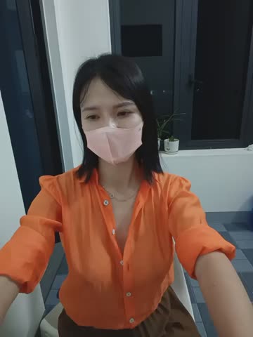 Emma_Linh Adult Chat October 25, 2026