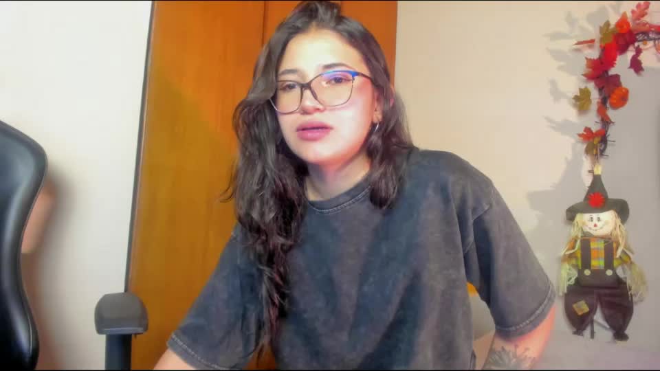 petitesophi Adult Chat October 26, 2026