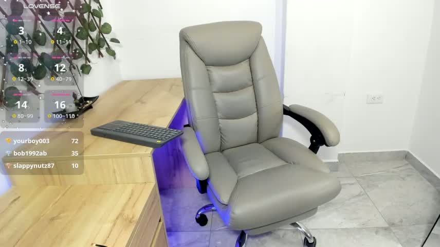 Madeleine__w Adult Chat October 26, 2026