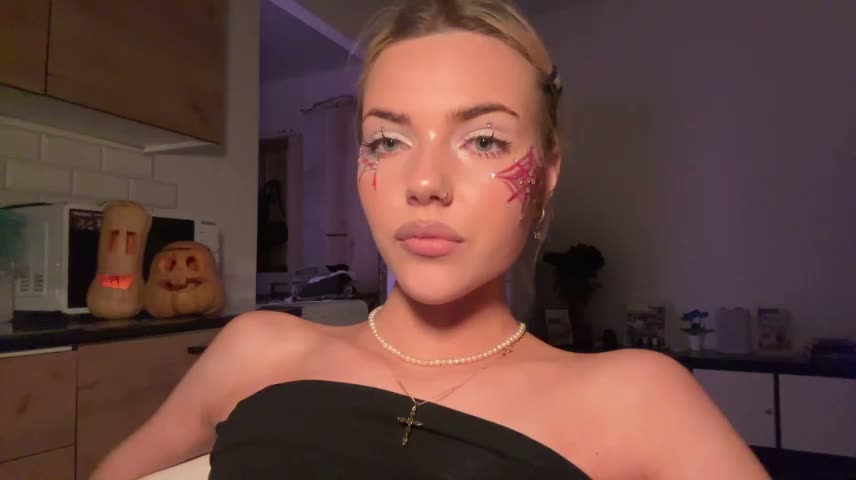 ChristelDuncombe Adult Chat October 28, 2026