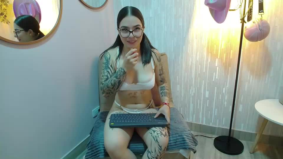 viktoria_ferreira Adult Chat October 27, 2026