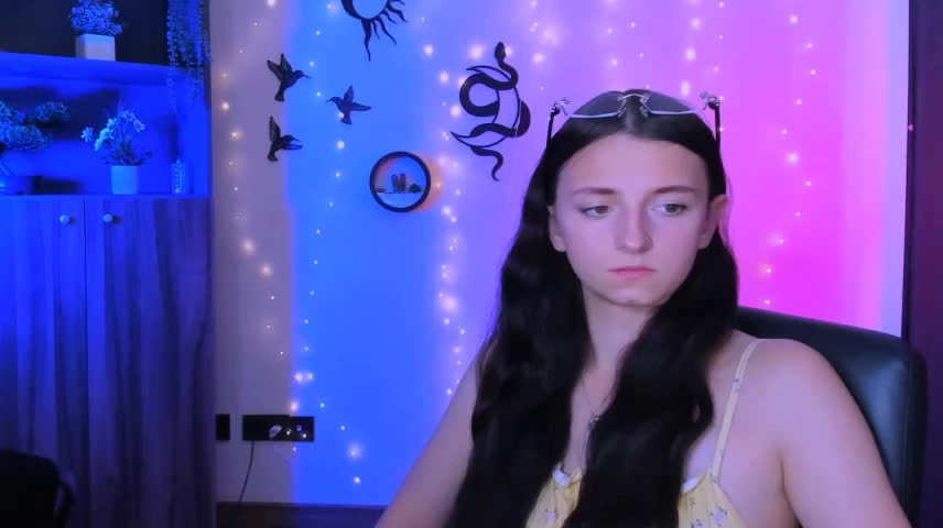 caroline_honeyy Adult Chat October 28, 2026
