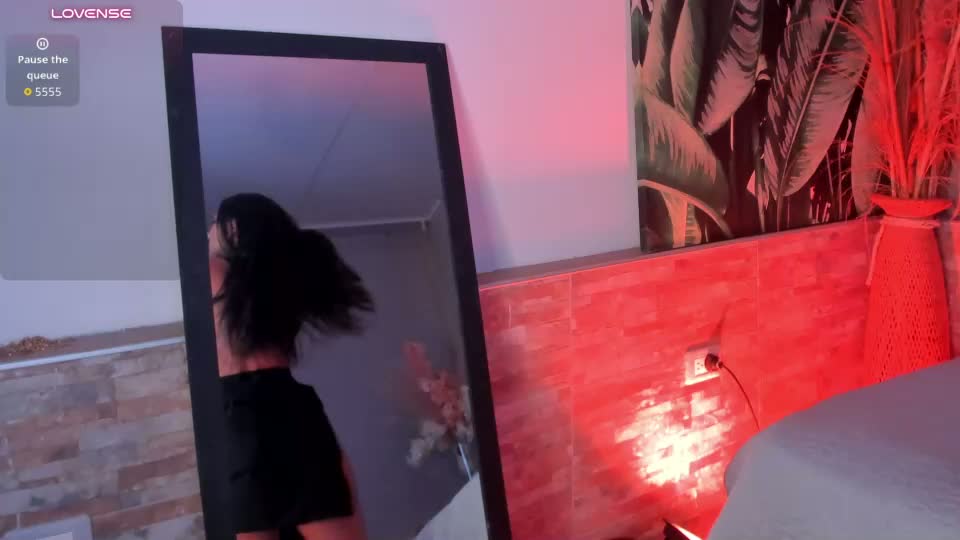 mila_lowell_ Adult Chat October 29, 2026